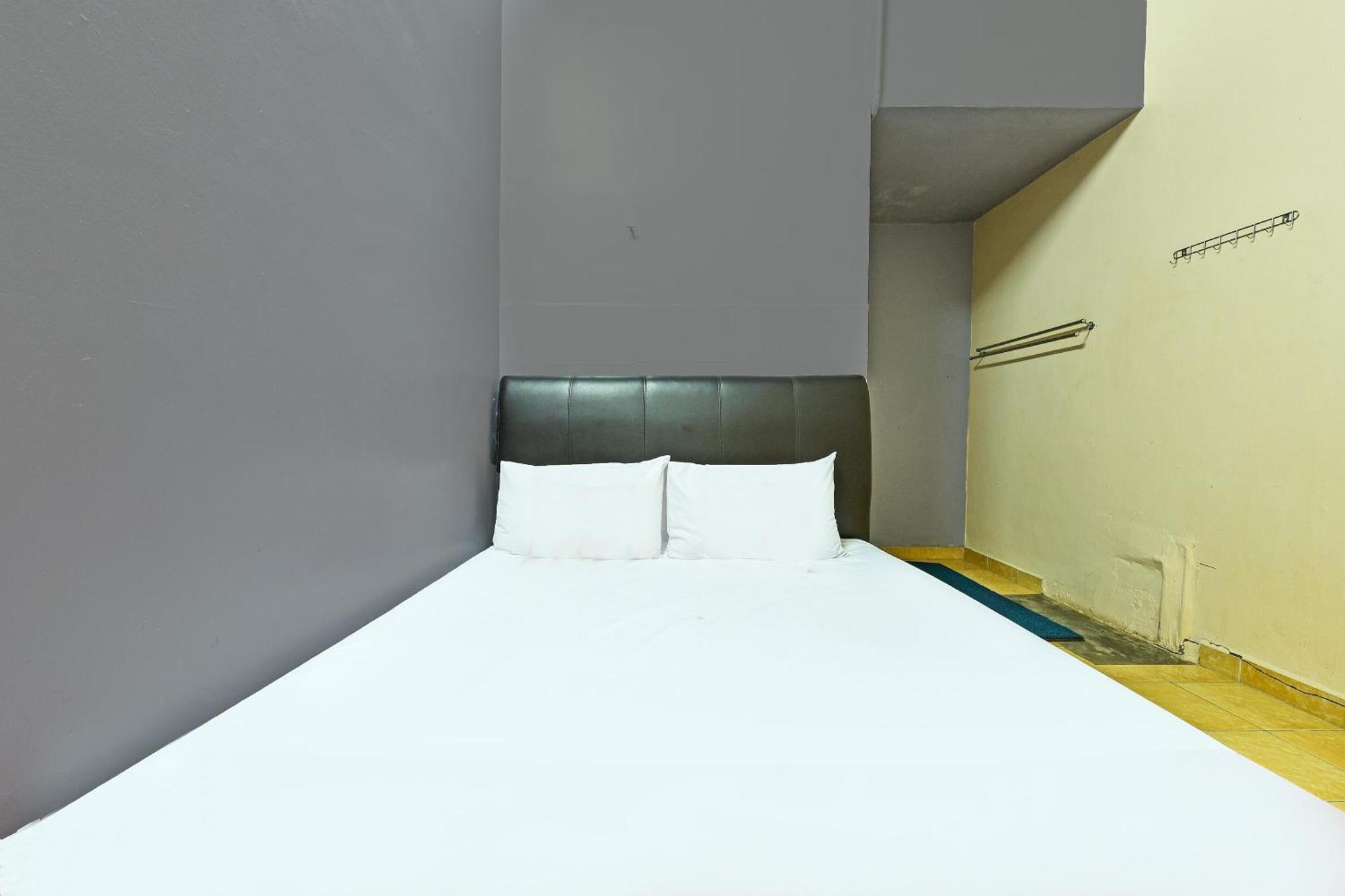 SPOT ON 90144 Corridor Hotel 1 Pekan Exterior foto